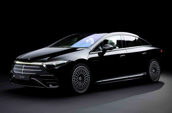 Mercedes-Benz EQS 450 4MATIC: Performans ve Teknoloji Harikası!