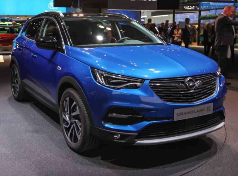 Yeni Opel Grandland Elektrik İnceleme: 700 km Menzilli Elektrikli SUV