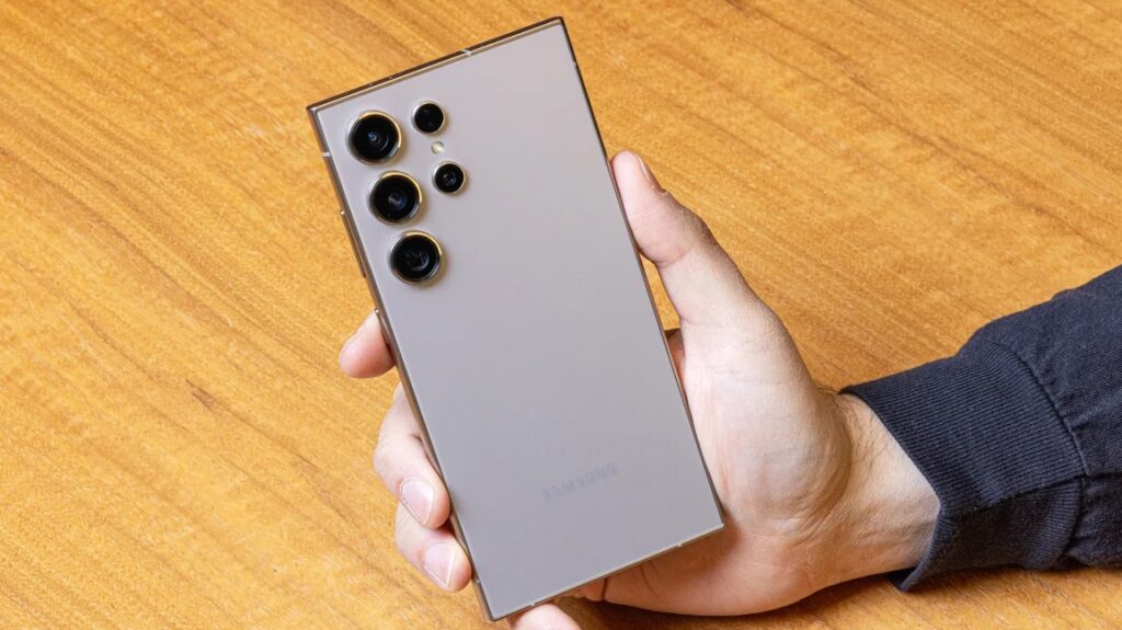 Samsung Galaxy S24 Ultra İncelemesi: Yapay Zeka ve Titanyum