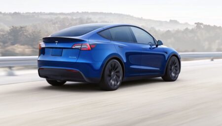 2024 Tesla Model Y İncelemesi: Elektrikli Araç Dünyasında Yeni Bir Standart