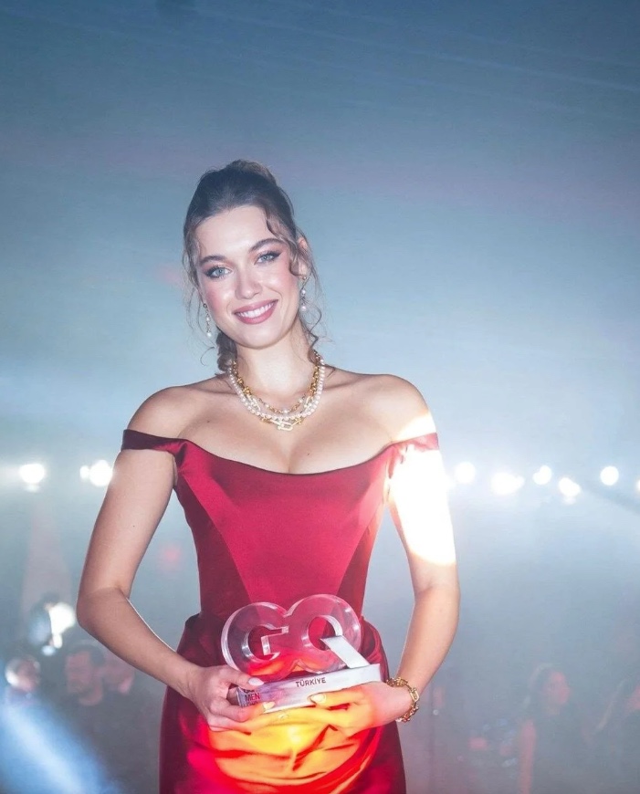 Afra Saraçoğlu