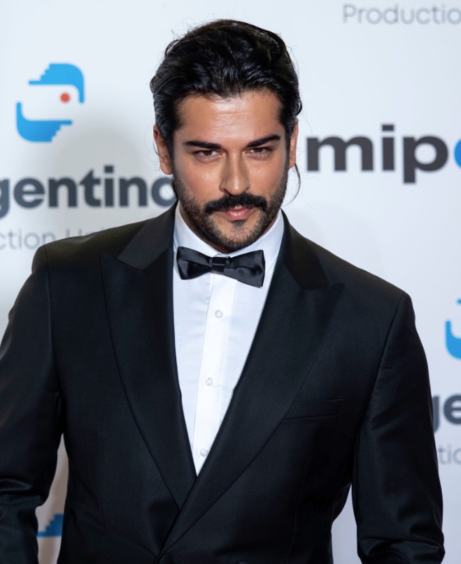 Burak Özçivit