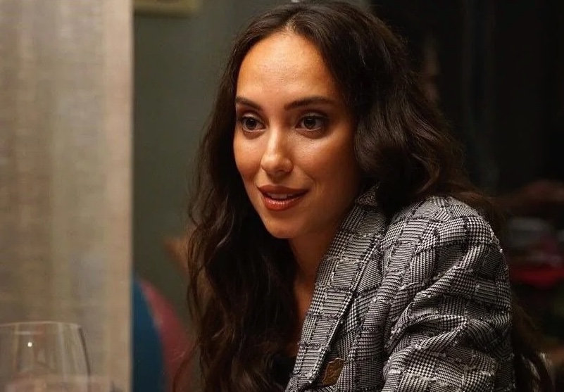 Kızıl Goncalar Hande Kimdir? Duygu Sarışın’ın Hayatı ve Kariyeri