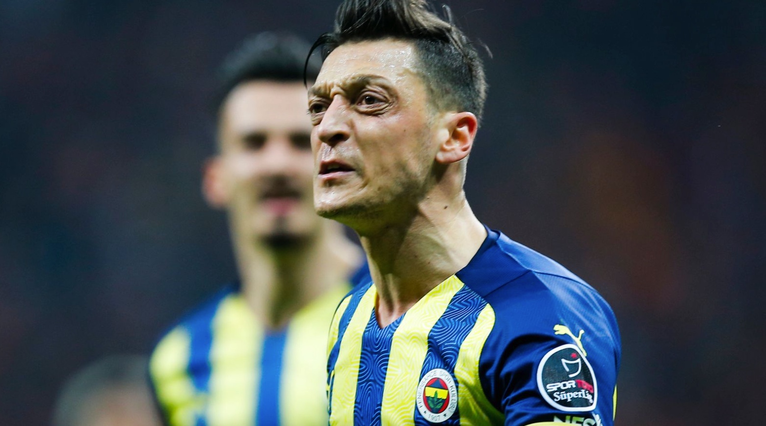 Mesut Özil Kimdir? Futbol Kariyerinden Özel Hayatına Tüm Detaylar