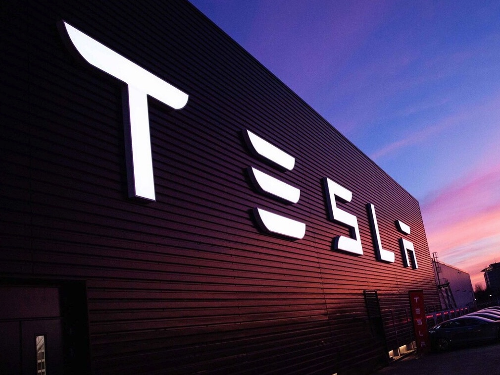 Tesla’da Şok Gelişme: 700 Bin Araç Geri Çağrılıyor!