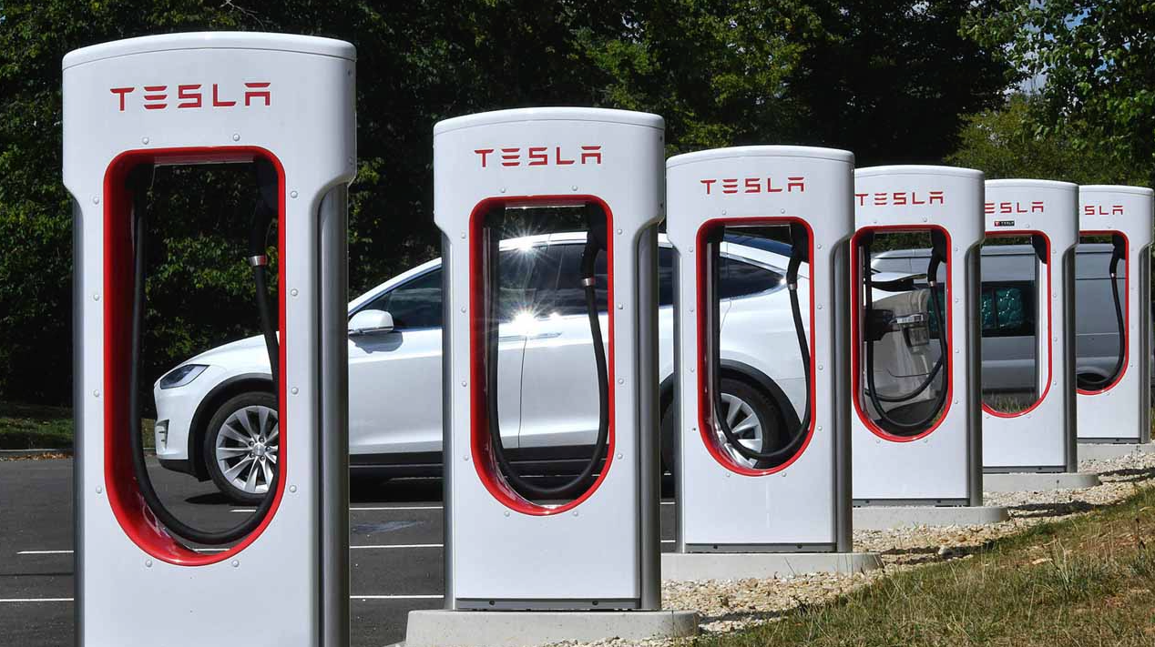 Tesla Gemlik’teki Supercharger İstasyonlarını Tüm Elektrikli Araç Sahiplerine Açtı!
