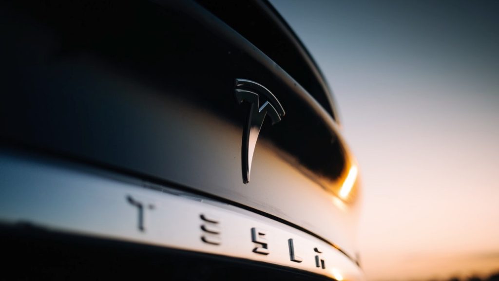 Tesla, 700 Bin Araç Geri Çağırıyor! Nedenleri ve Detaylar