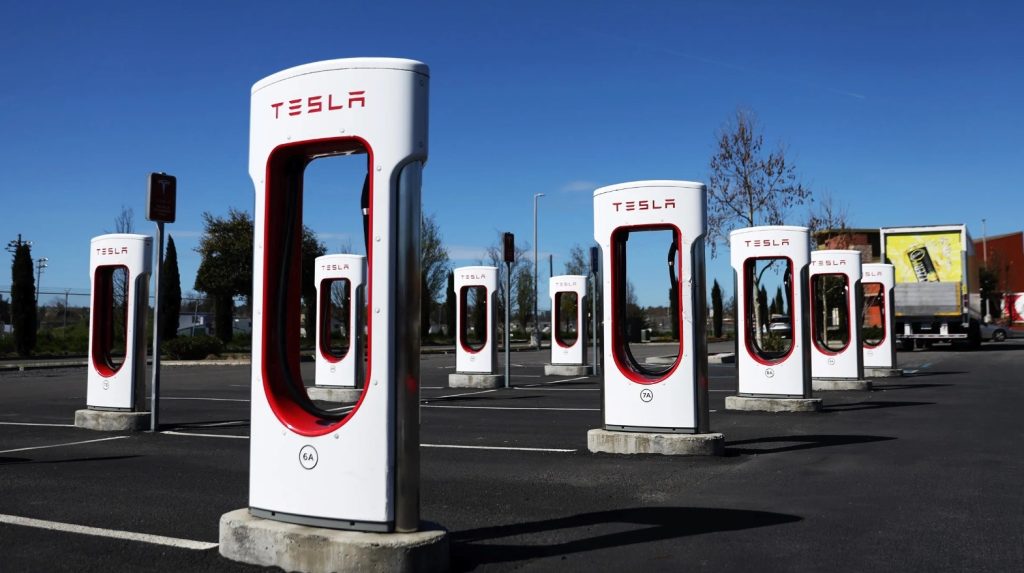 Tesla, Supercharger istasyonları