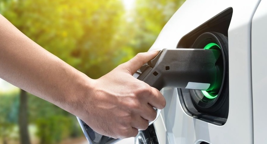 Dünyada Elektrikli Araç Satışları 2024’te 17 Milyonu Geçti