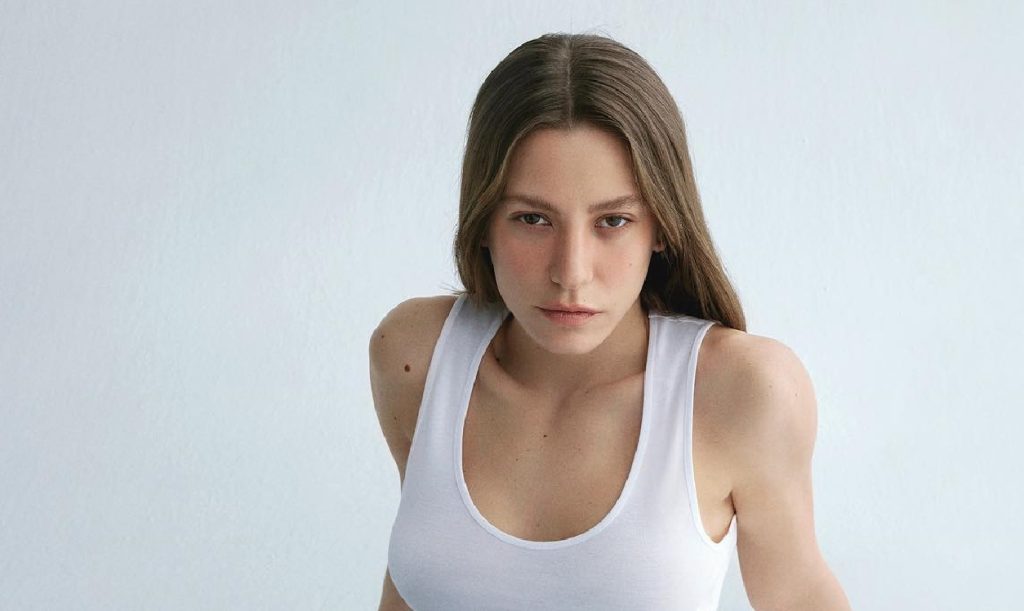 Serenay Sarıkaya